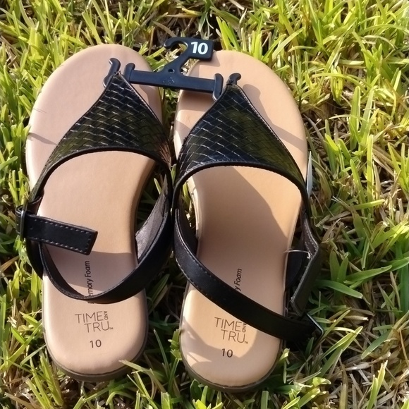 Time and tru sandels - Picture 2 of 4